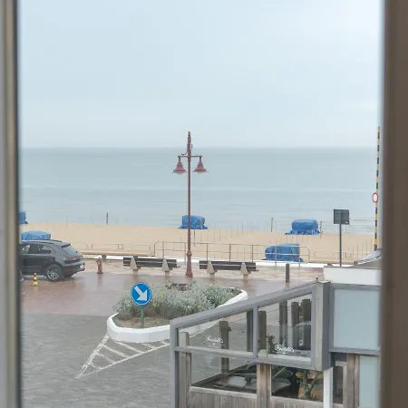 House With Lateral Seaview By Interhome *