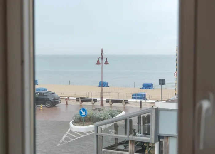 House With Lateral Seaview By Interhome *